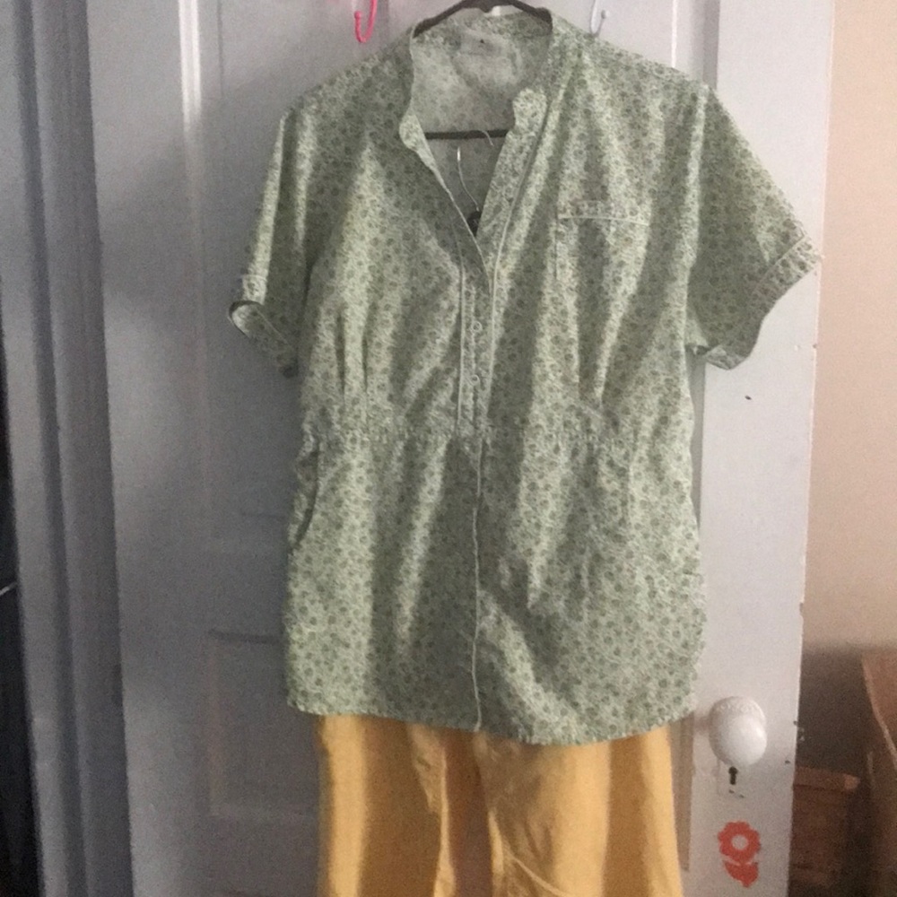 Matching scrub set! - Picture 4 of 4